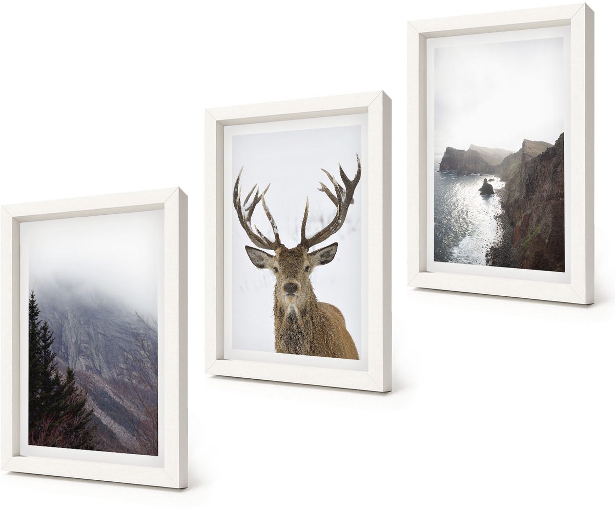 Coloray 3-Delige Schilderij Set - Berglandschap met mist, water en herten - 20x30 - Muurdecoratie - Wanddecoratie - Hal - Moderne Wanddecoratie