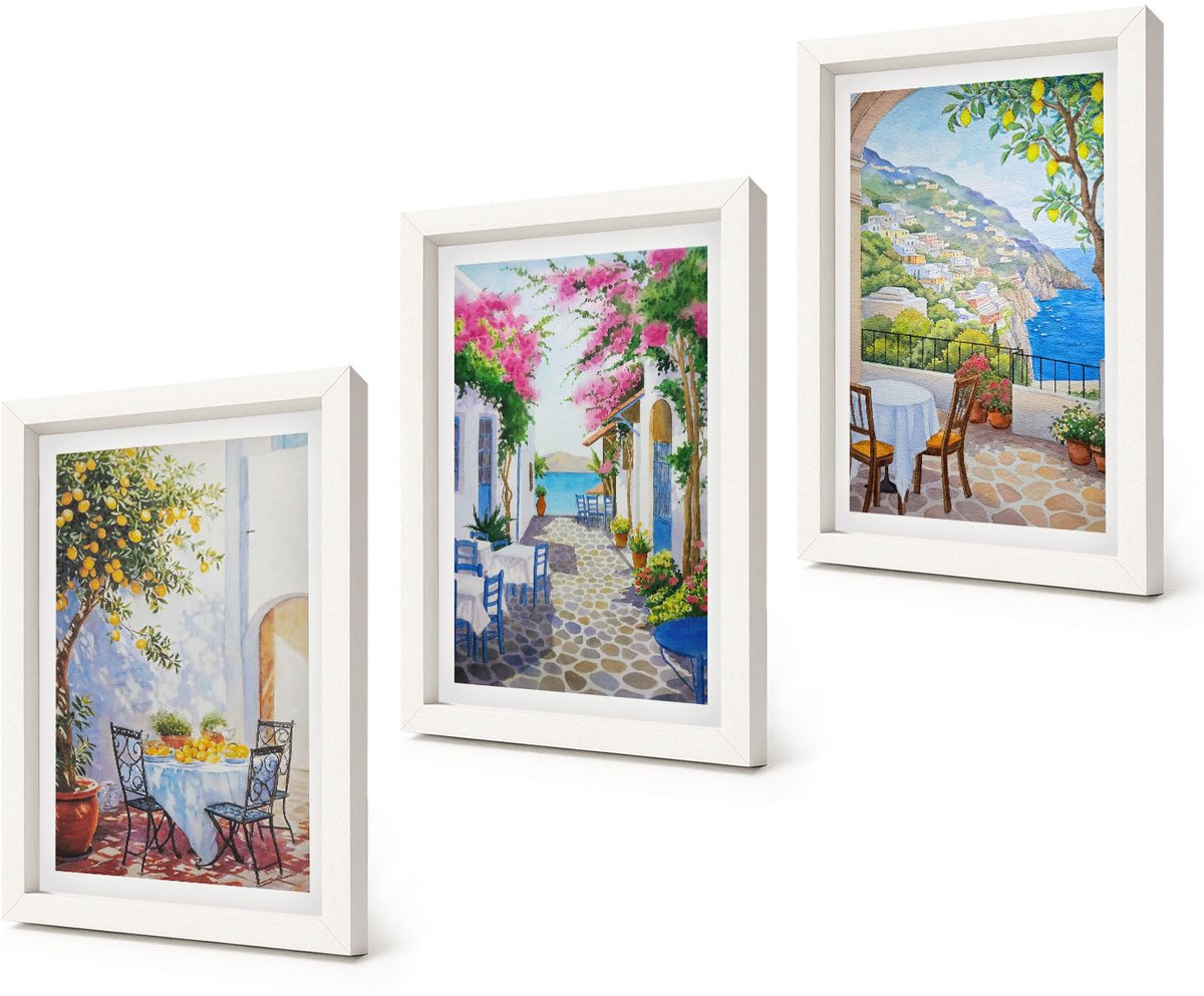 Coloray 3-Delige Schilderij Set - Sfeervolle straatjes met bloeiende planten en uitzicht op zee. - 20x30 - Muurdecoratie - Schilderijen Set - Woonkamer