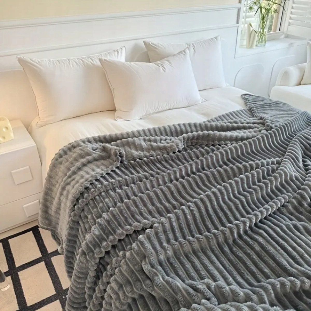 Zachte microvezel plaid 160x200cm, donkergrijs met strepen