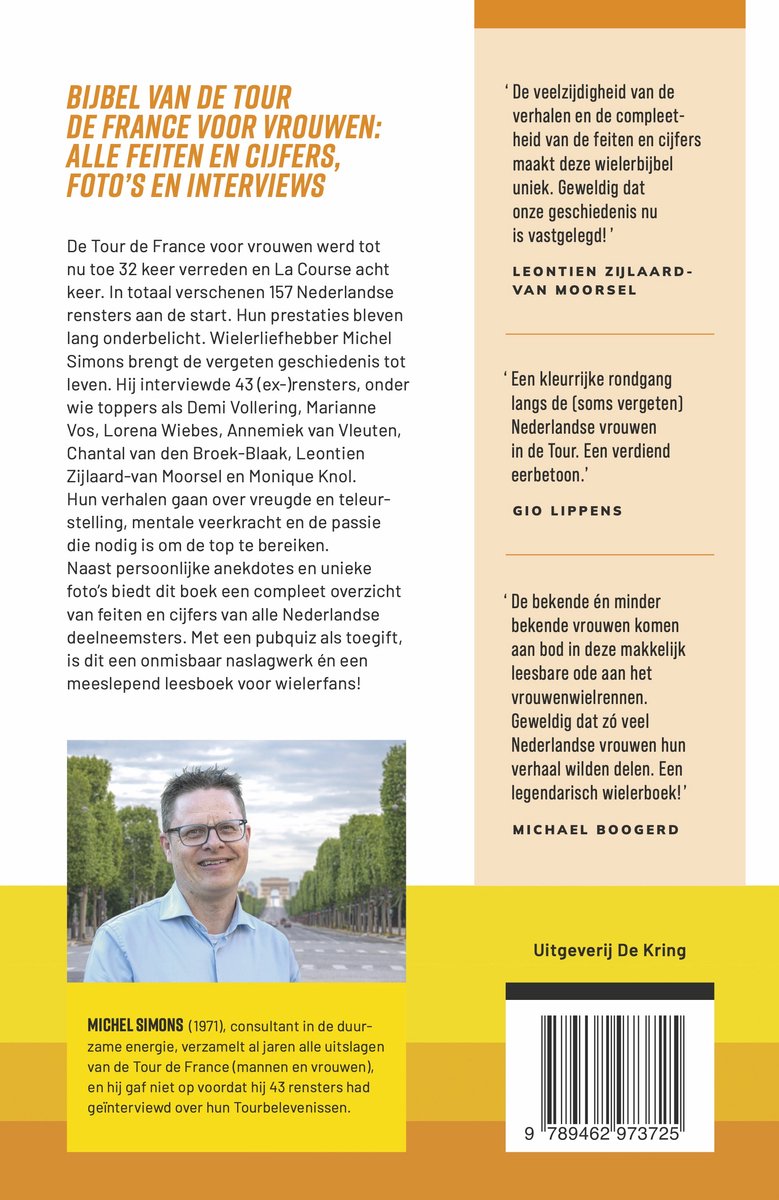 Een man, Michel Simons, met grijzend haar en bril, lacht naar de camera in een beige trui. Tussenkop: BIJBEL VAN DE TOUR DE FRANCE VOOR VROUWEN.