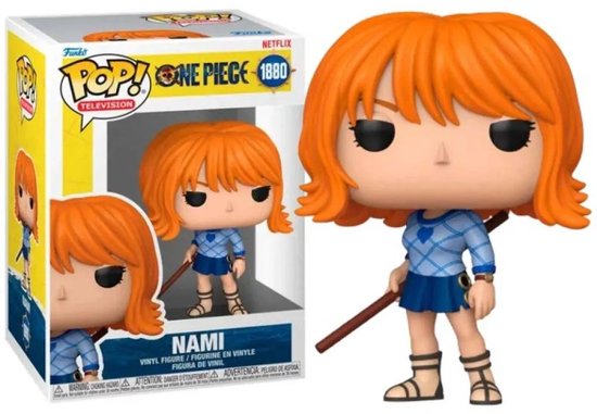 Nami Funko Pop! figuur met oranje haar, blauw geruit shirt, blauwe rok en staf, in verpakking.