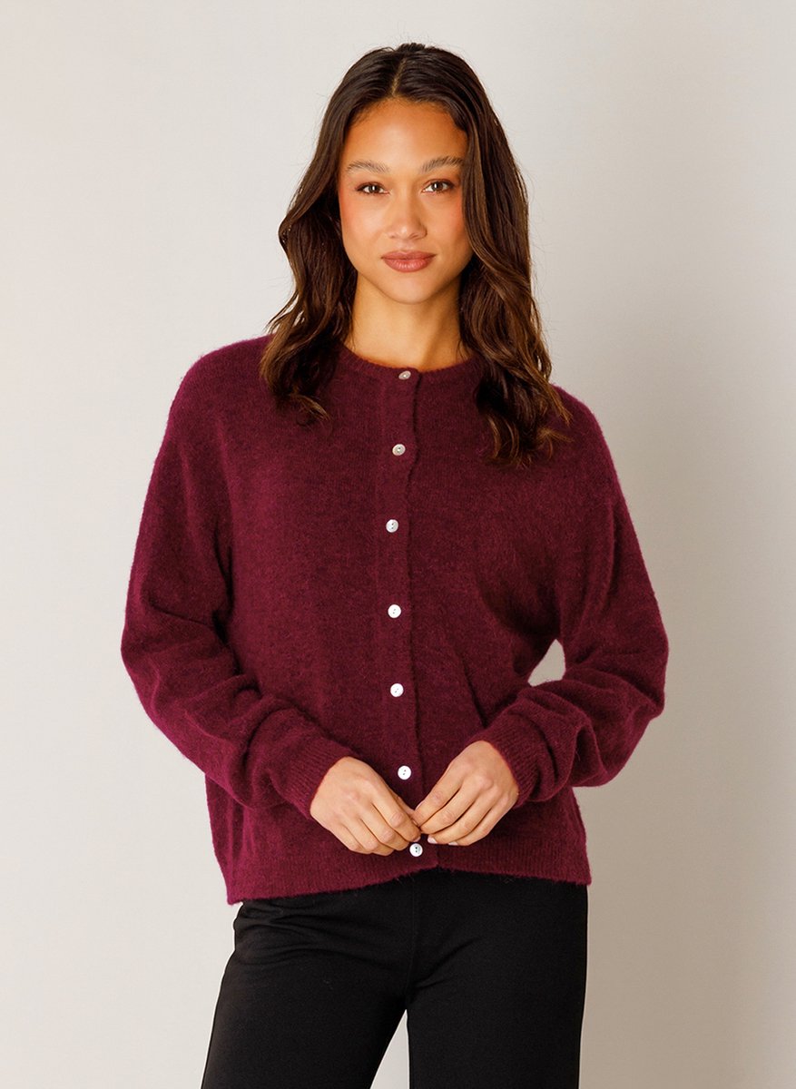 Base Level vest Yuli