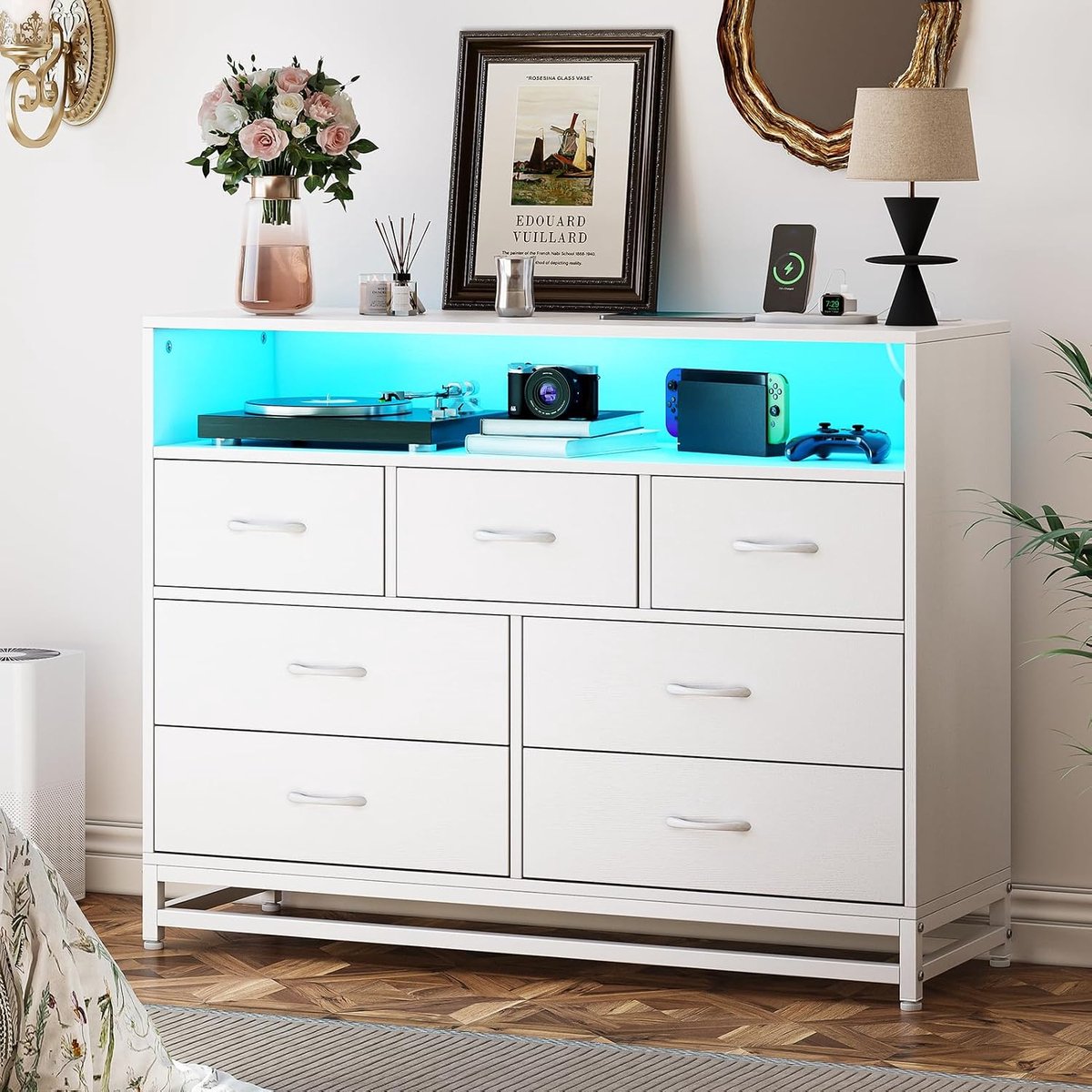 Moderne ladekast met 7 laden, geïntegreerd stopcontact (USB )– Grote houten opbergkast voor slaapkamer/woonkamer/hal – Wit