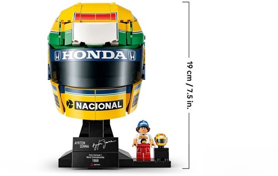 Gele LEGO helm met blauwe, groene en rode strepen, "HONDA" en "NACIONAL" logo's. Met minifiguur en displaystandaard.