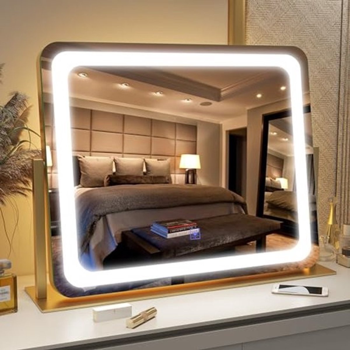 Correcte make-upspiegel met dimbare verlichting en touchscreen