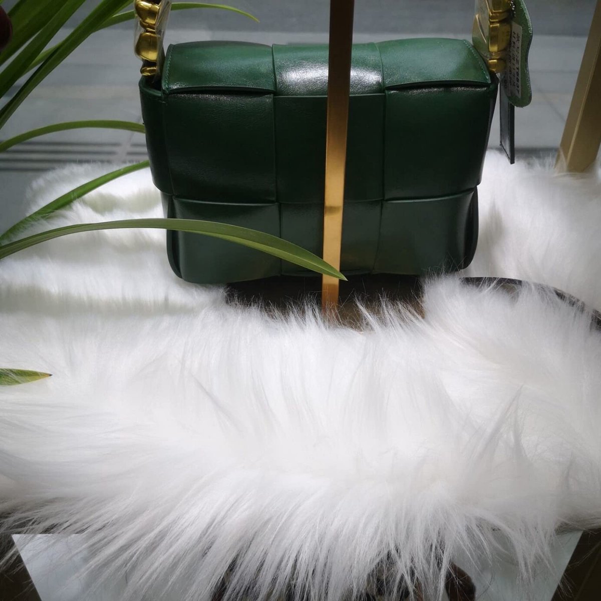 Dailygoods- Tapijtje Pluizig - Imitatie-schapenvacht - Luxe Stijl - Geschikt voor Woonkamer/Slaapkamer - Zacht Suède Achterkant - Kleurrijk Accent - Bonttapijt