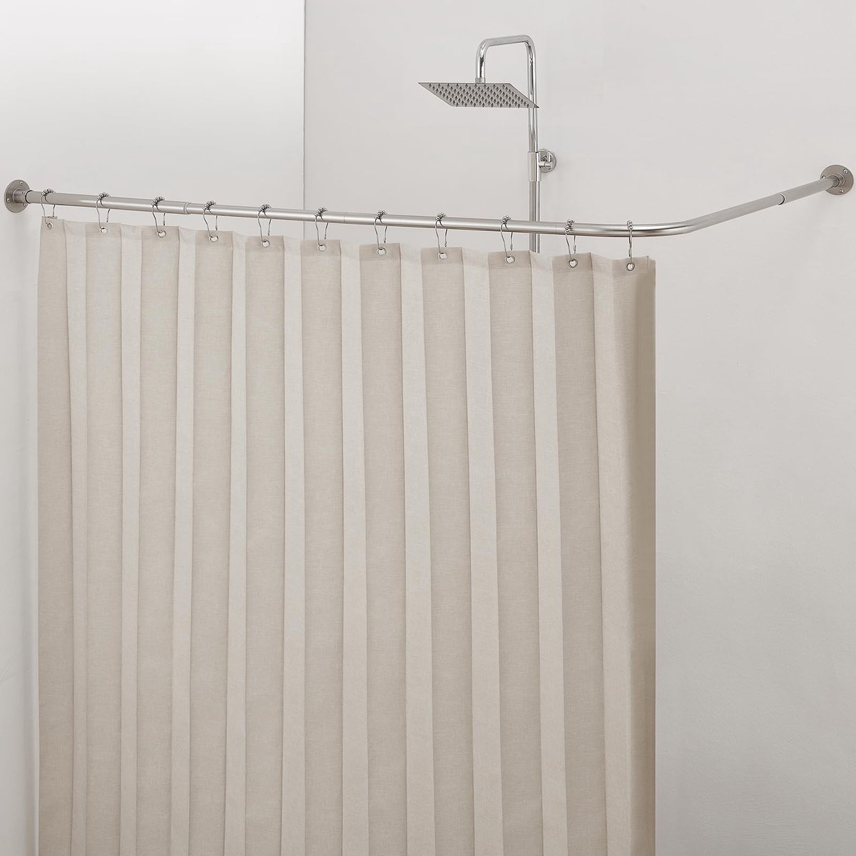 Dailygoods- Hoekdouchegordijnstang Verstelbaar 61-134,6 cm - Gebogen L-vorm - 90 Graden - Inclusief 12 Ringen/Haken - Plafondbeugel - Geborsteld Nikkel - Douchegordijnstang
