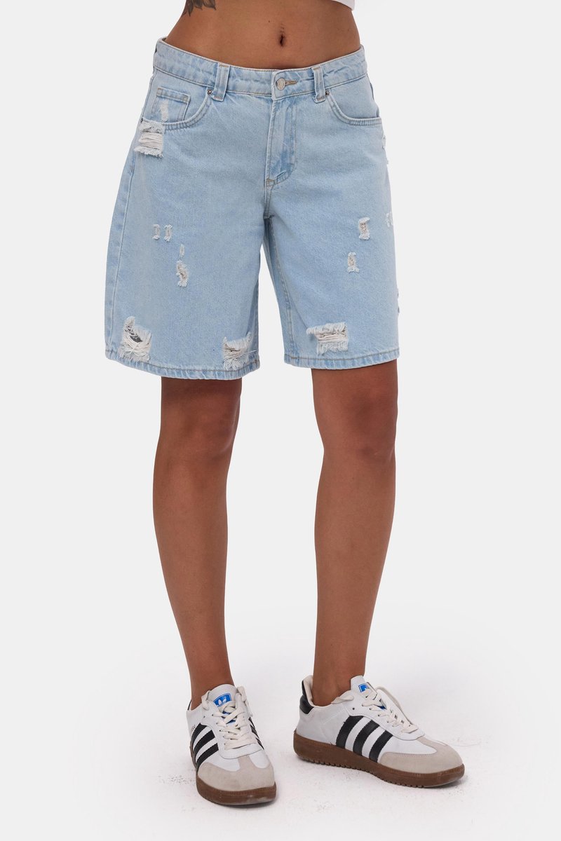 It's Basic - BAGGY MINI DENIM SHORT - POWDER