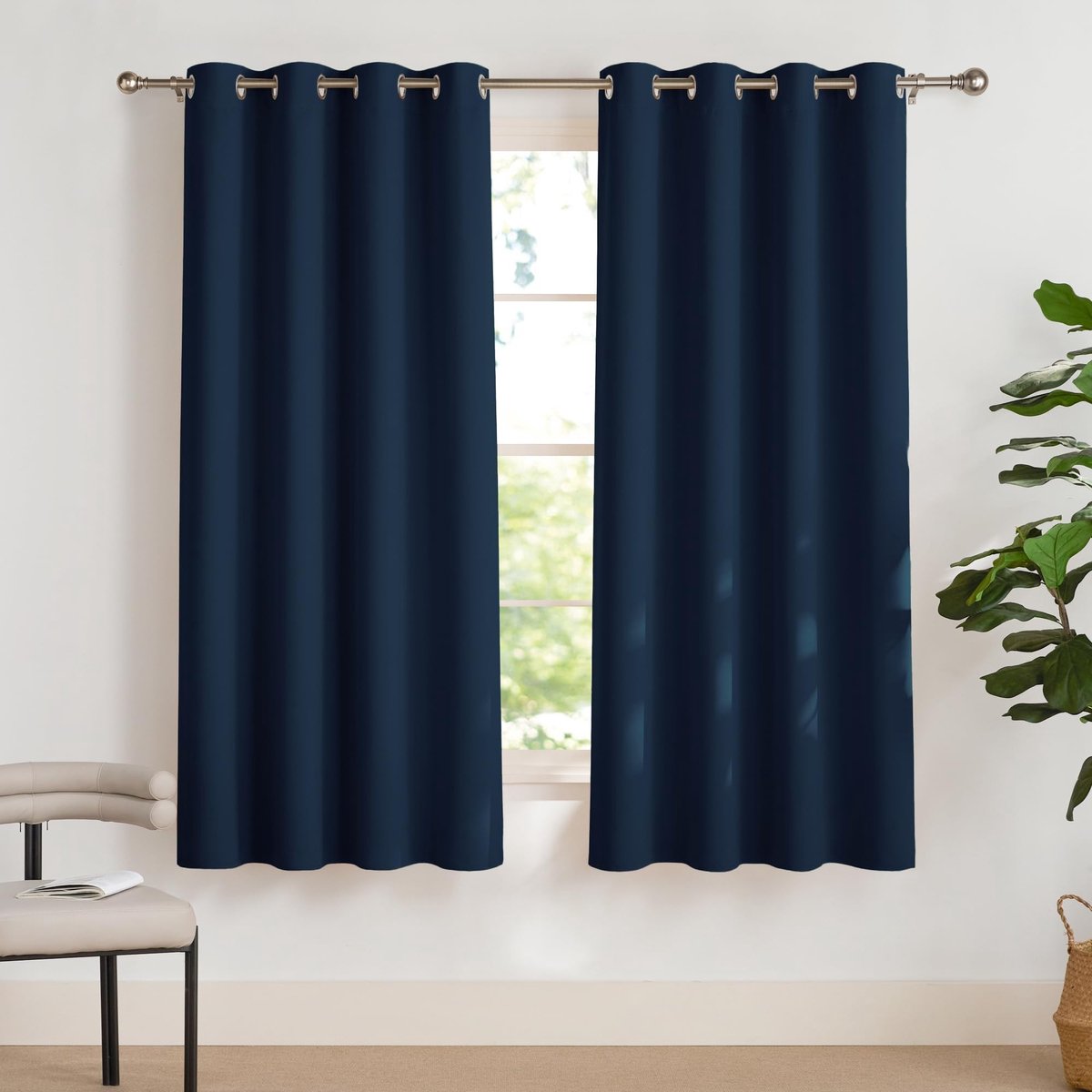Dailygoods- Verduisteringsgordijnen 50-95% lichtwerend - Gordijnen kant en klaar - Ooggordijnen 2 panelen - 140B x 160H cm - Marineblauw - T