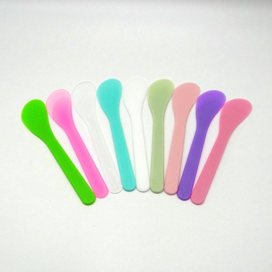 50 stuks reisspatel voor cosmetica, bulk wegwerpbare make-upspatels plastic schep, 13 x 3 cm, huidverzorging gezichtsmasker crème lepel stick tip voor cosmetisch mengen, bemonsteren, waxen, 9 — afbeelding 3