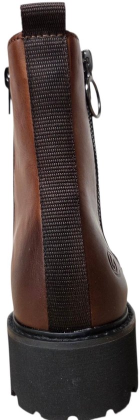 Achterkant bruine leren veterboot met elastische inzet en ritssluiting.