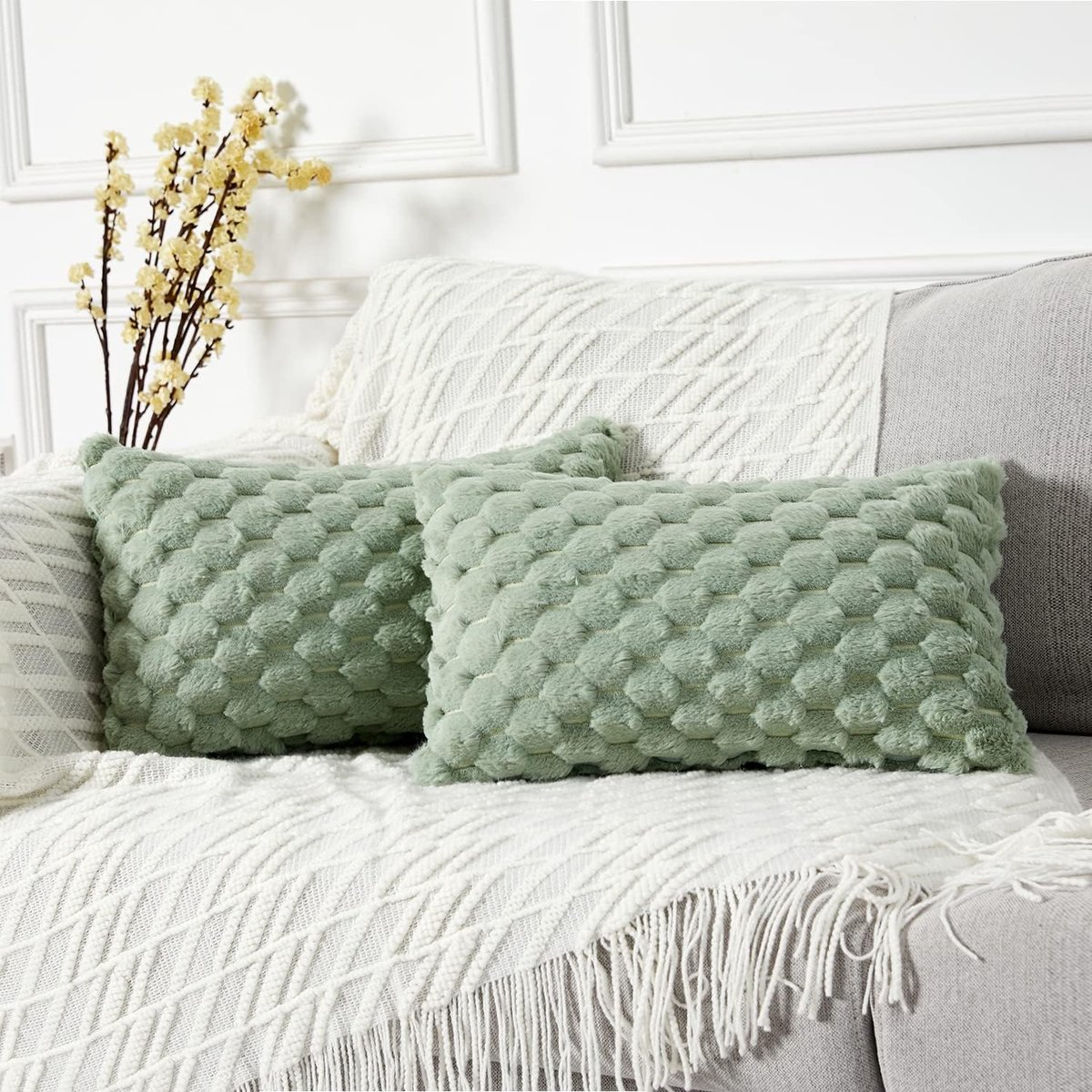 Set van 2 superzachte pluche kussenhoezen, kunstbont, kussenhoezen, decoratieve bankkussens, dekokussens, zachte sierkussenhoes voor bank, couch, bed, woonkamer, 30 x 50 cm, saliegroen
