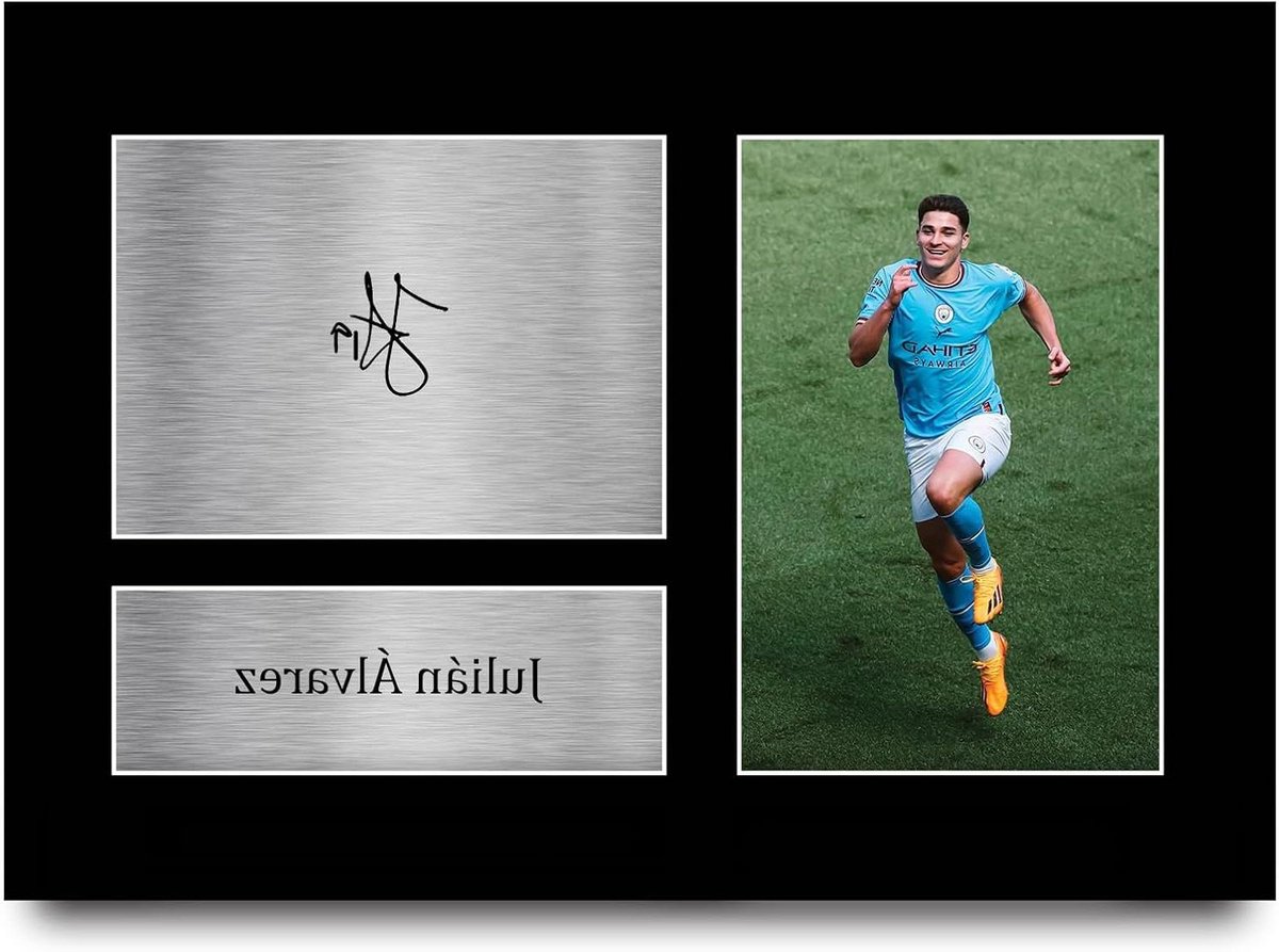 Voetbal Foto - Gesigneerde Foto Poster - Fan Herinnering - Geprinte Handtekening Replica - A4 21x30 cm - Zwart