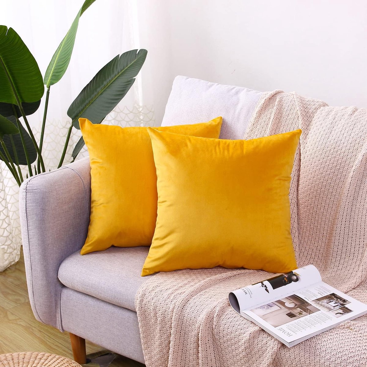 SnelShoppen - Set van 2 Zachte Velvet Kussenhoezen 45x45 cm Geel, Dubbelzijdig Gebruik, Ideaal voor Woonkamer, Slaapkamer, Feest en Tuin