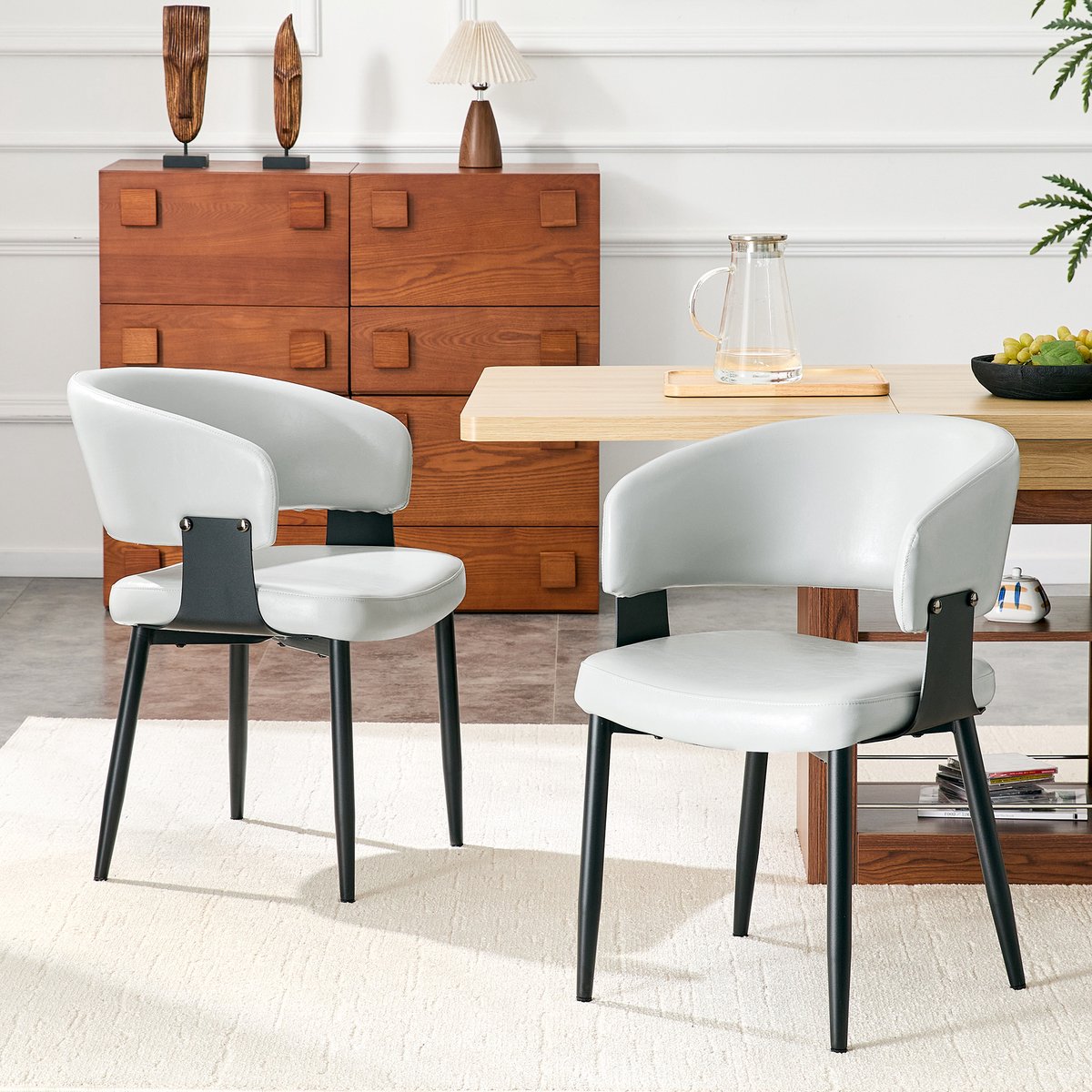 MEUNIQ Eetkamerstoel set van 2 kuipstoelen met armleuningen, kunstleren zitting, gesplitste rugleuning en zwarte metalen poten, retro stoel voor eetkamer en woonkamer, grijs