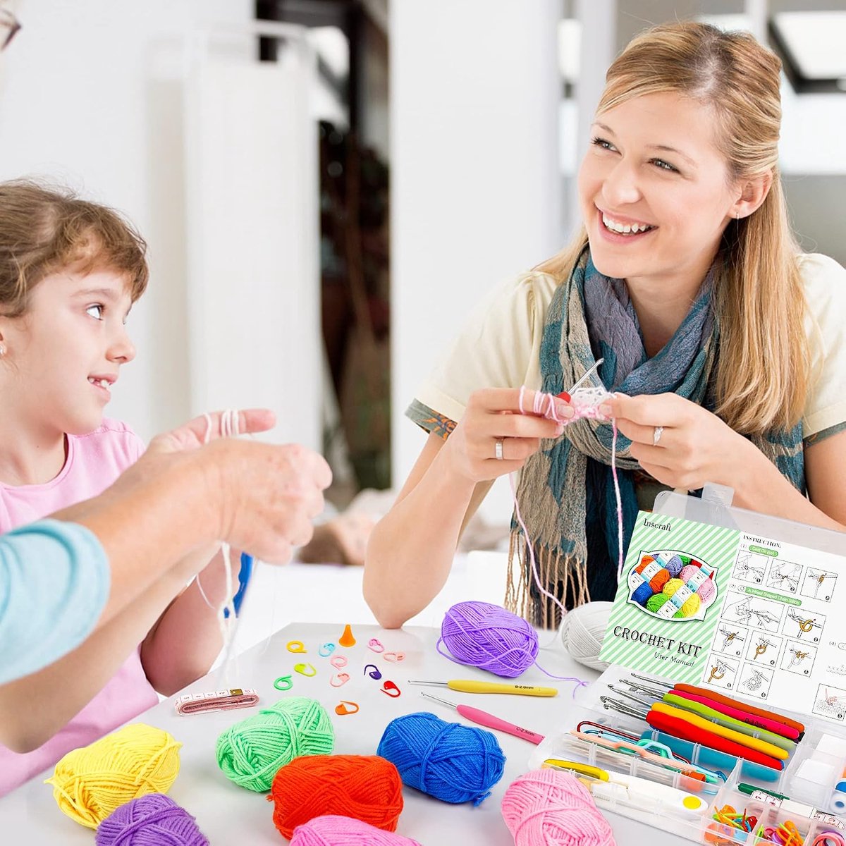 103-delige haakset met haaknaalden en garen, hoogwaardige bundel met 1500 meter acrylgaren, bollen, naalden, accessoires, tas. Ideaal startpakket voor kinderen, volwassenen, beginners en professionals