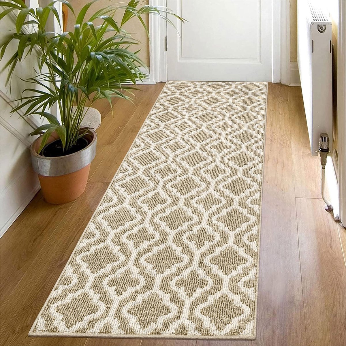 Dailygoods- Tapijtloper 50 x 150 cm - Antislip - Wasbaar - Beige - Hoogwaardig polypropyleen - Slijtvast en duurzaam - Vloerkleed