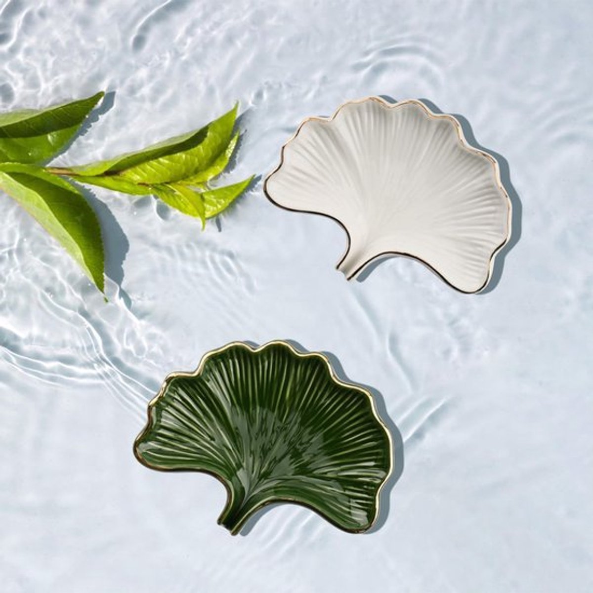 Zeepdoos Ginkgo Bladvorm - Keramisch - Met Afvoer - Voor Badkamer - Douche - Keuken - Eenvoudig te Reinigen - Zeepbakje