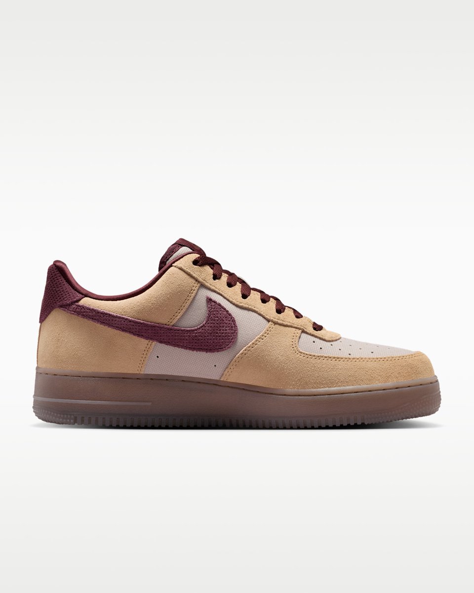 Nike Air Force 1 ’07 PRM Sneakers – Linen/Burgundy Crush Bordeauxrood Air Force 1 Premium Beige