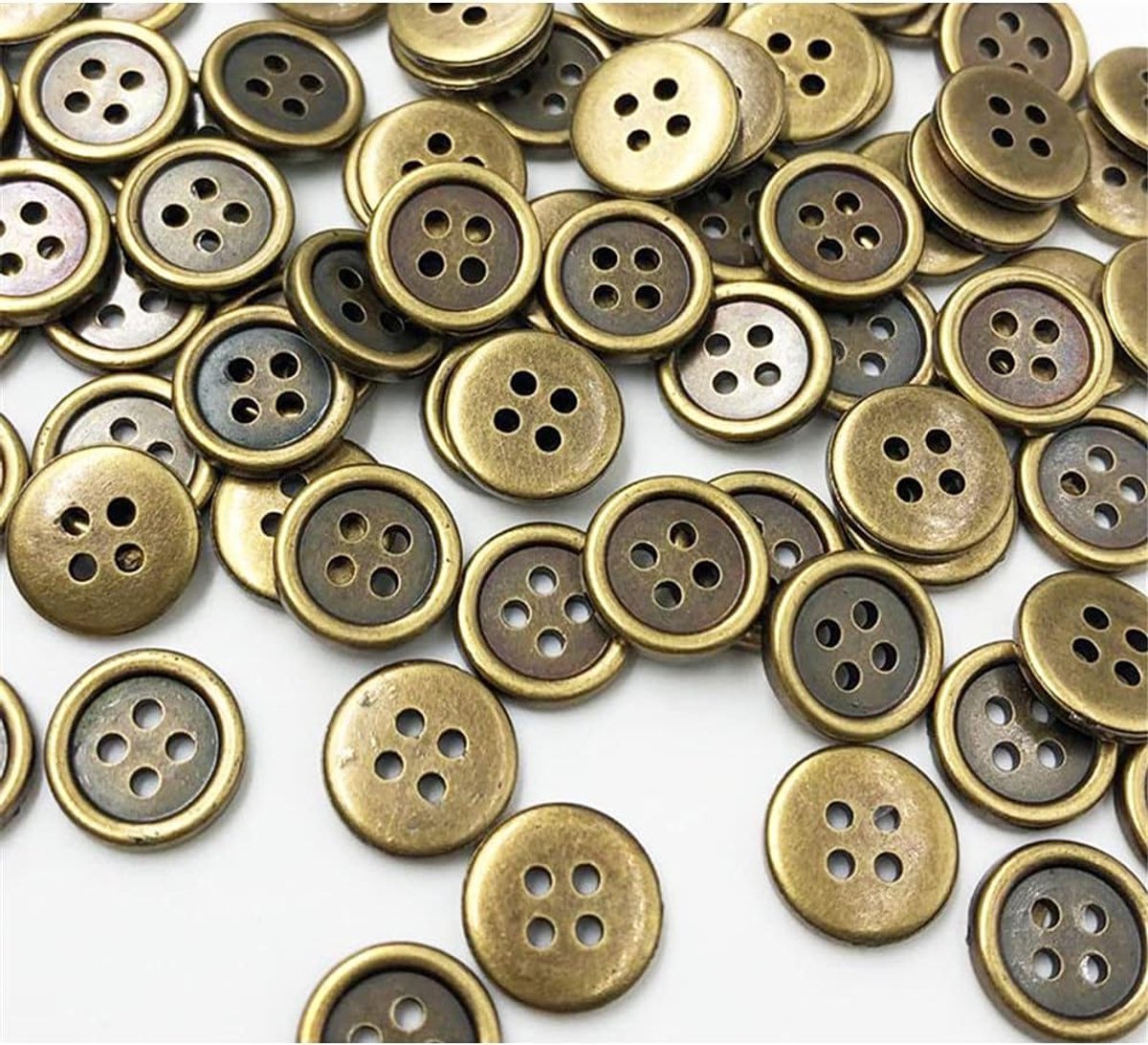 Knopen 4 gaten metallic kleur plastic knopen voor naaien