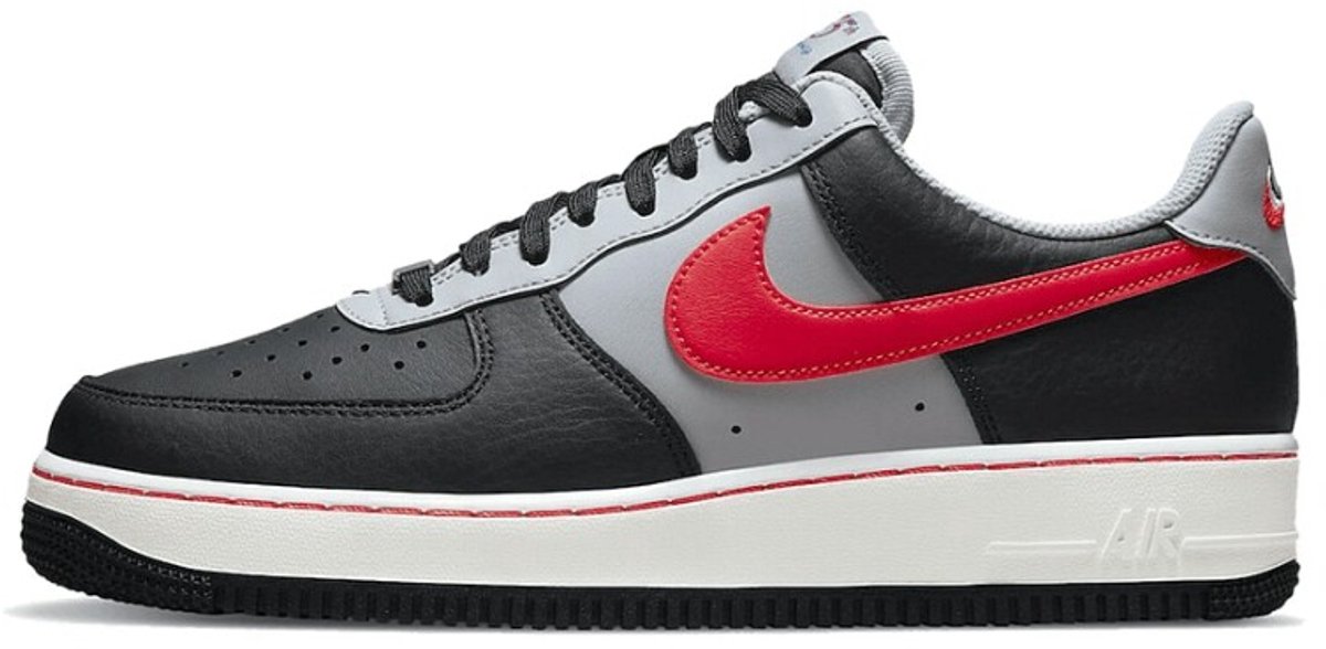 Nike Air Force 1 ’07 LV8 EMB Zwart