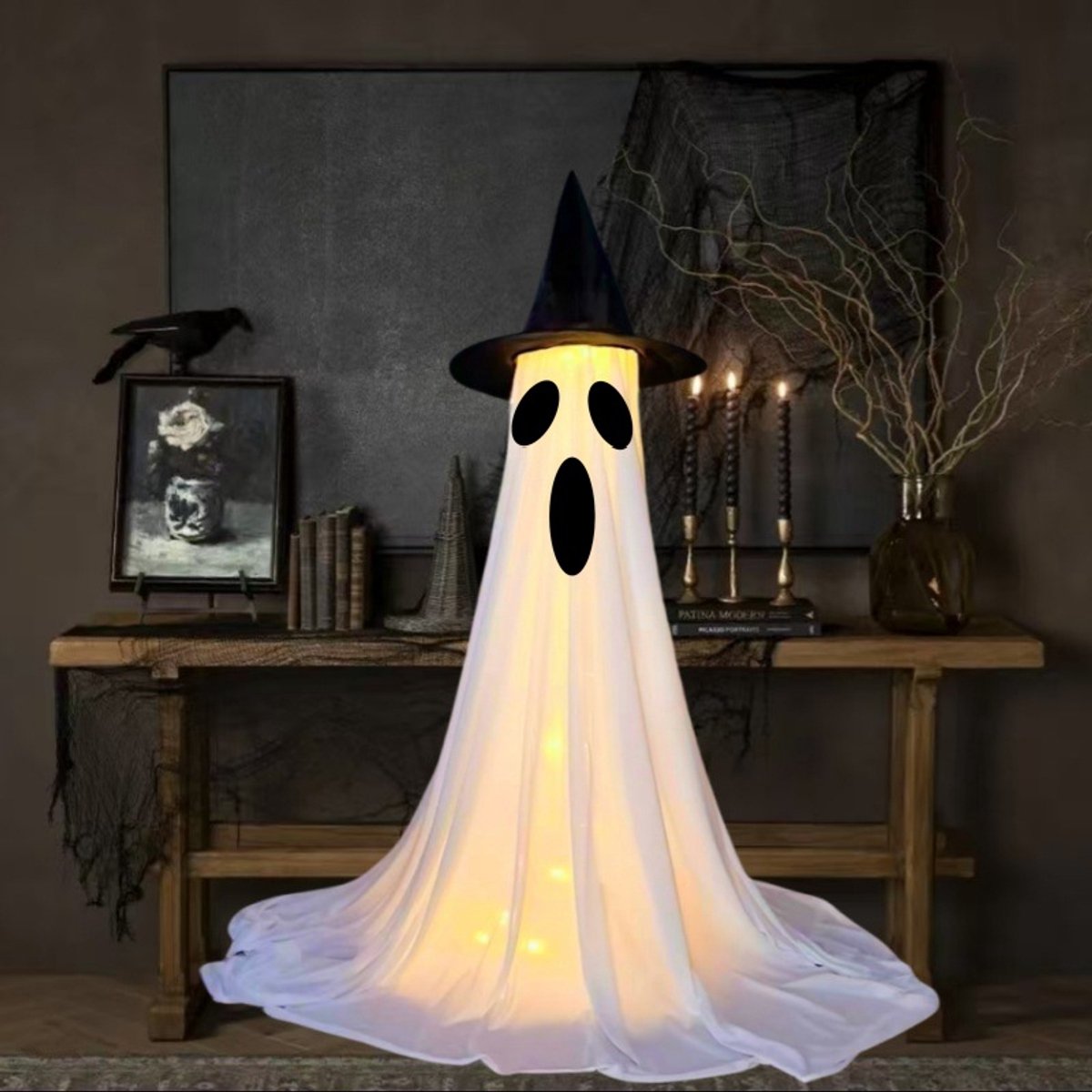 Ulisem - Halloween spookdecoratie - 1 set met led lichtsnoer en afstandsbediening - 120 cm groot hangend spook - Wit gaas met gloeiend effect - Stevig metalen statief - Geschikt voor entree, tuin en feest - Eenvoudig te installeren - K