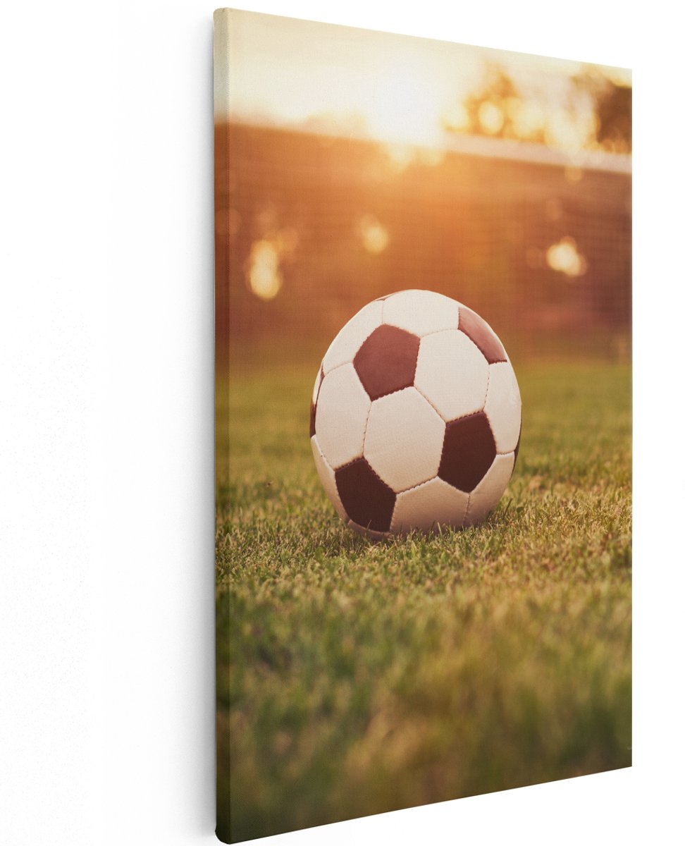 Artaza Canvas Schilderij Voetbal Met Goal Tijdens Zonsondergang - 120x180 cm - Groot - Wanddecoratie Woonkamer - Schilderijen - Muurdecoratie