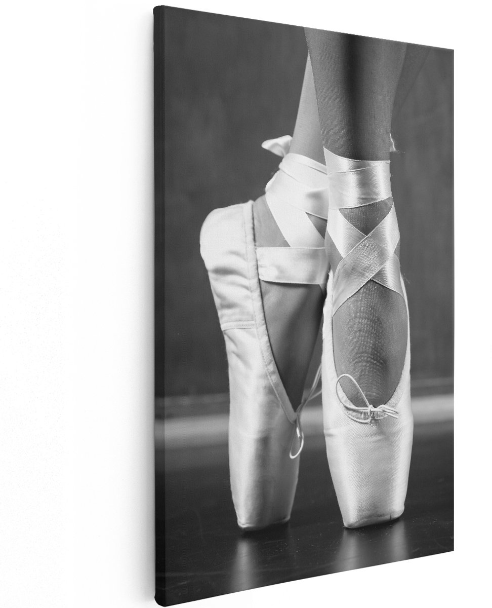 Artaza Canvas Schilderij Ballet Schoenen van een Ballerina - Zwart Wit - 120x180 cm - Groot - Wanddecoratie Woonkamer - Schilderijen - Muurdecoratie