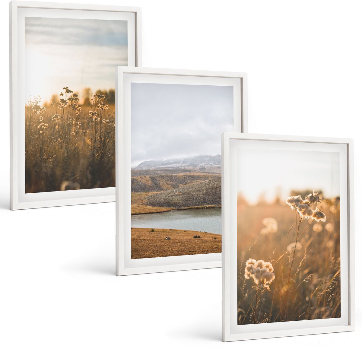 Wallfluent 3-Delige Schilderij Set - Landschappen Met Weilanden, Bergen En Een Meer Op De Achtergrond. - 40 x 60 - Moderne Wanddecoratie - Woonkamer