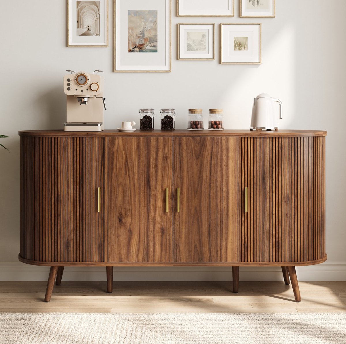 Dressoir Met Schuifdeuren En Dubbele Midden Deuren Voor Eetkamer En Hal In Walnoot 150 X 4
