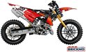 LEGO Technic Ducati motorfiets: rood, zwart en zilver met gedetailleerd motorblok en offroad banden.
