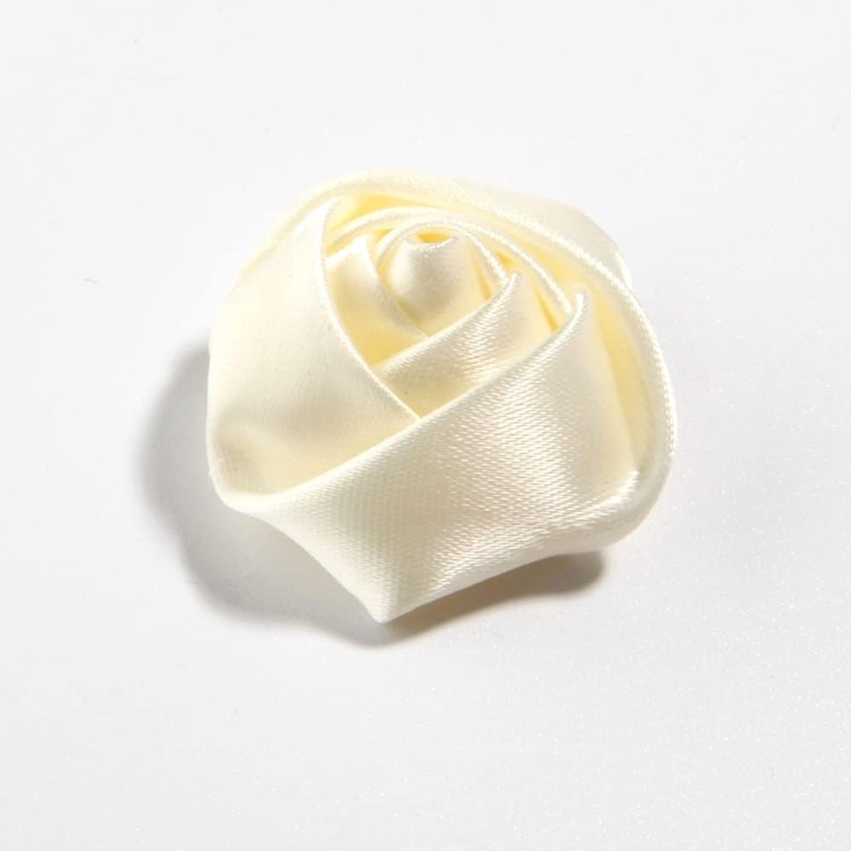 SnelShoppen - Pack van 100 Kunstmatige Rozen, Mini Polyester Bloemen, Decoratieve Rozenhoofden, Herbruikbare Kunstbloemen voor Bruiloft en Creatief Ge