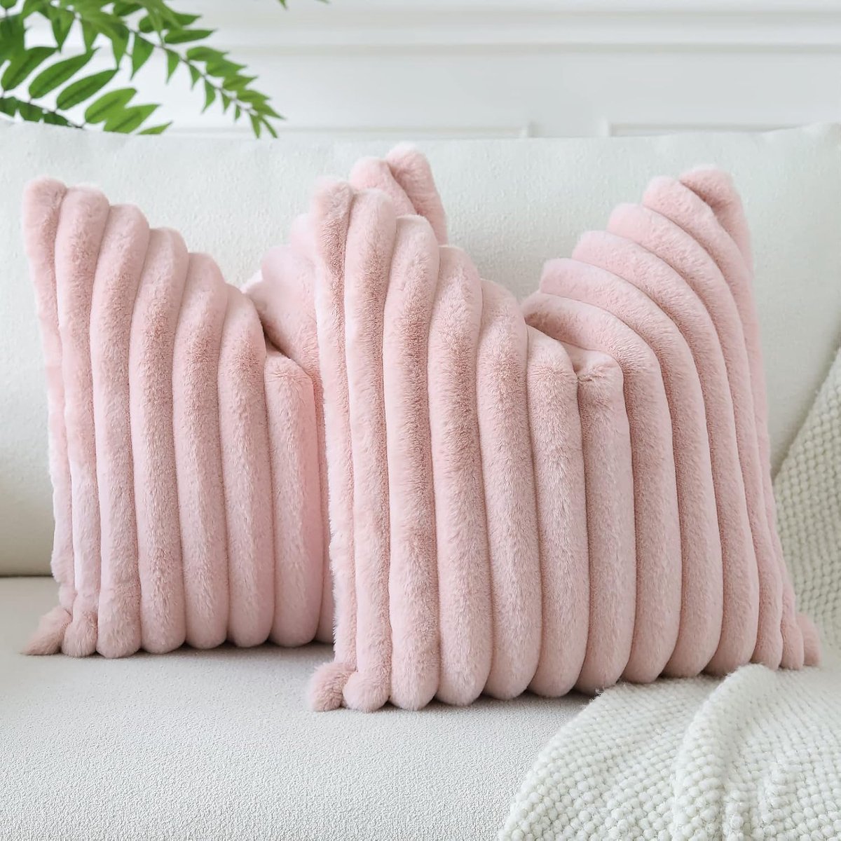 SnelShoppen - Set van 2 Pluche Velvet Kussenhoezen 50x50 cm in Faux Fur, Zachte Decoratieve Kussen Covers voor Sofa, Slaapkamer, Auto, Roze