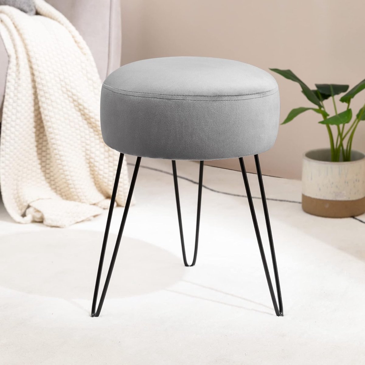 SnelShoppen - Velvet Ronde Makeup Tafelstoel - Gevoerde Poef met Metalen Poten - Grijs - Ideaal voor Kleine Ruimtes en Opbergmogelijkheden - Perfect v