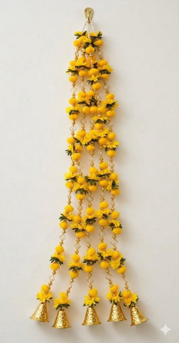 Omgoods - Set van 5 Decoratieve Pompoms met Bloemen en Gouden Klokken voor Feestdecoratie