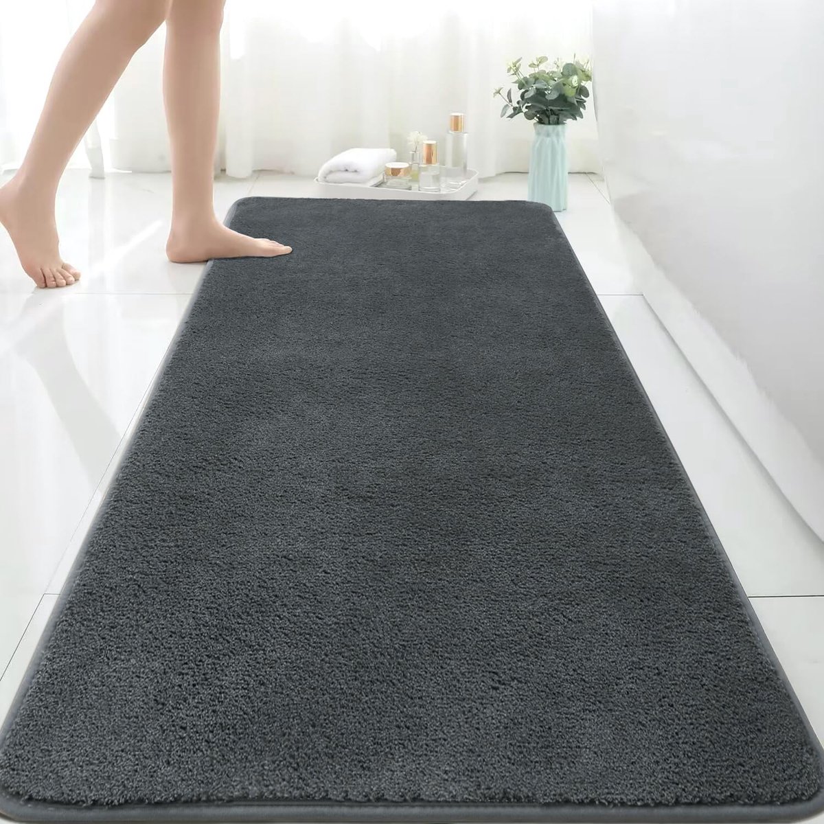 Extra grote badmat 150 x 60 cm microvezel badmatten voor badkamer absorberend badkamertapijt antislip anti schimmel badkamermat, wasbaar tapijten voor slaapkamer, badkamer, lange grijze badmat