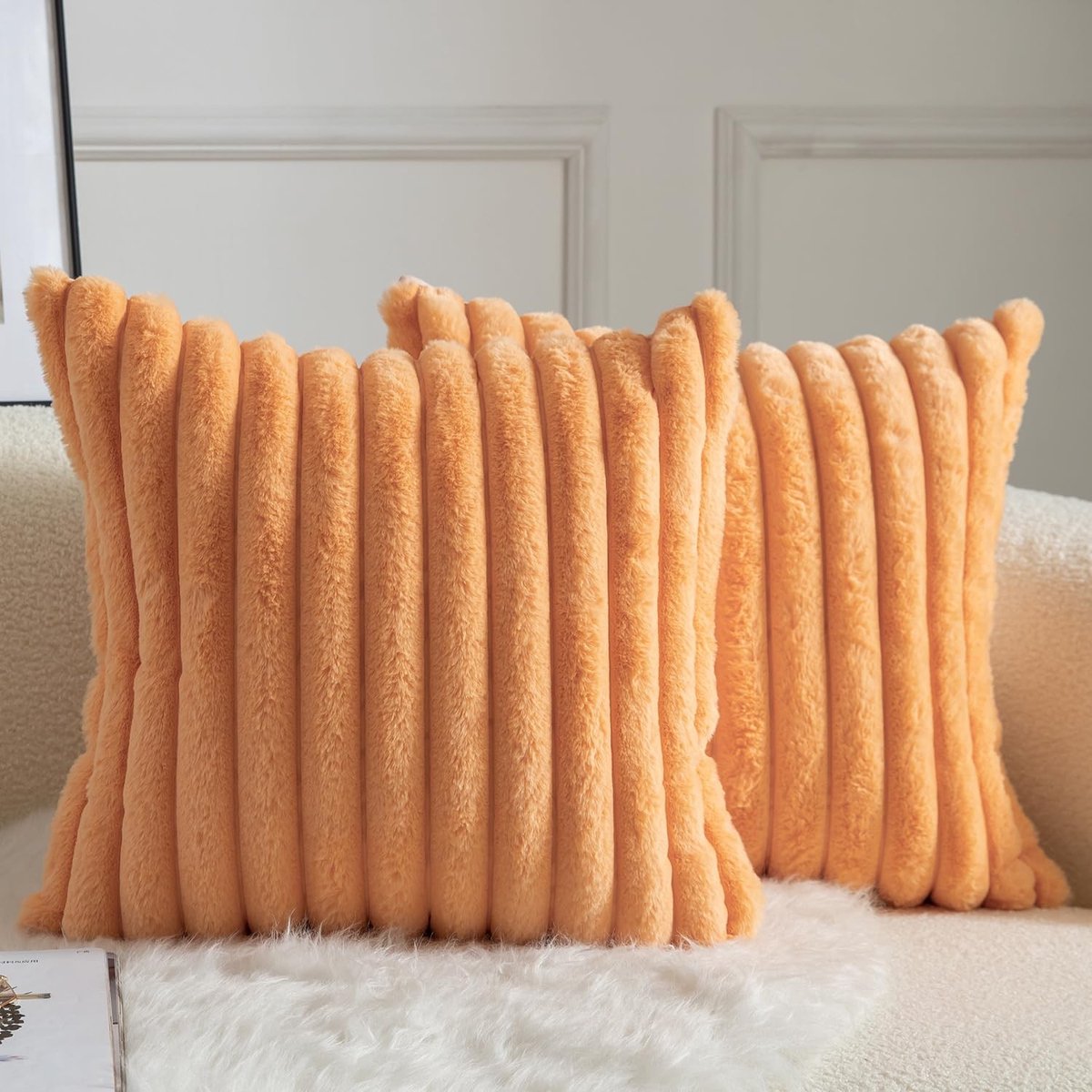 Omgoods - Set van 2 Kussenhoezen Striped Faux Fur 40 x 40 cm