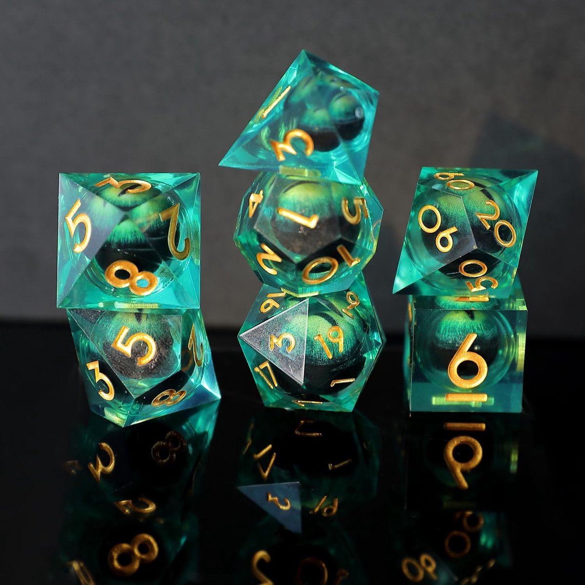 Omgoods - D&D Dobbelstenen Set met Drakenoog Design in Groene Hars