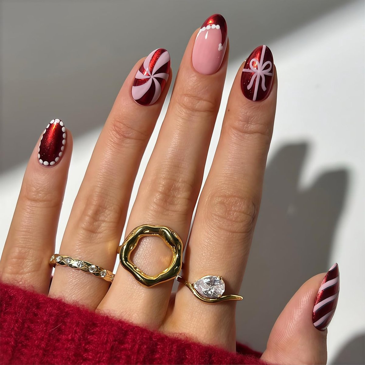 Nepp Nails 24 Stuks - Middelgrote Amandelvorm - Hoogglans Rood - Makkelijk aan te brengen - ShopVlot