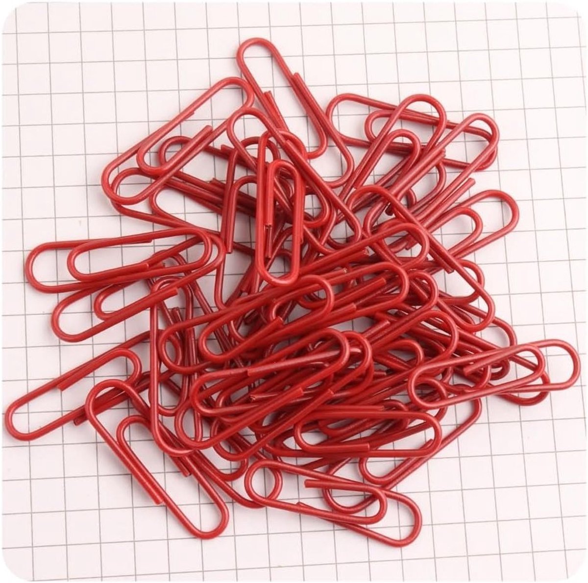 Set van 100 Kleurige 28mm Metalen Paperclips met Plastic Coating - Duurzaam, Roestvrij en Ideaal voor Kantoor en Schoolgebruik