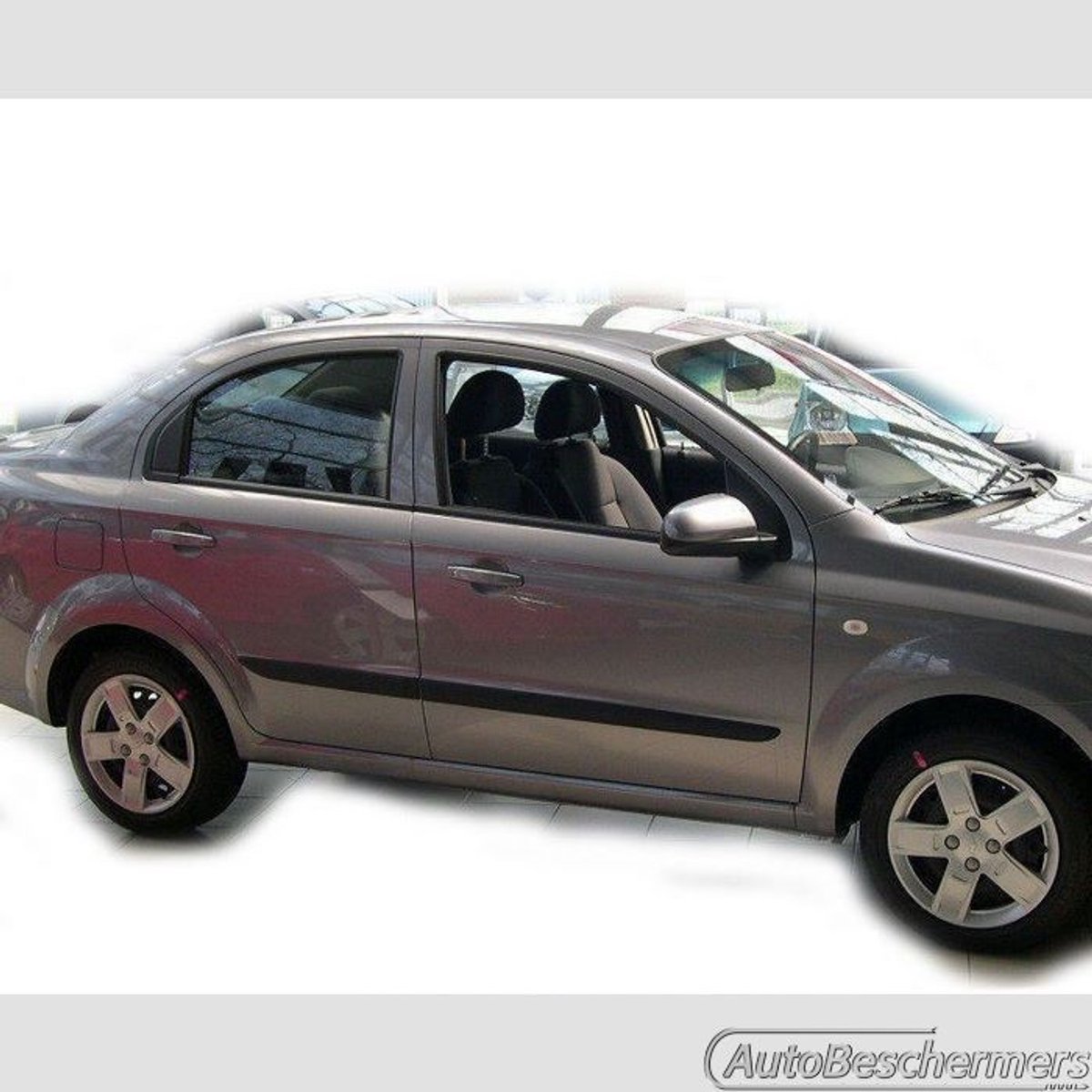 Stootlijsten set zwart voor Chevrolet Aveo 4-deurs 03.2006-06.2011. De stootstrips zijn zelfklevend. Set a 4 stuks (#0012)