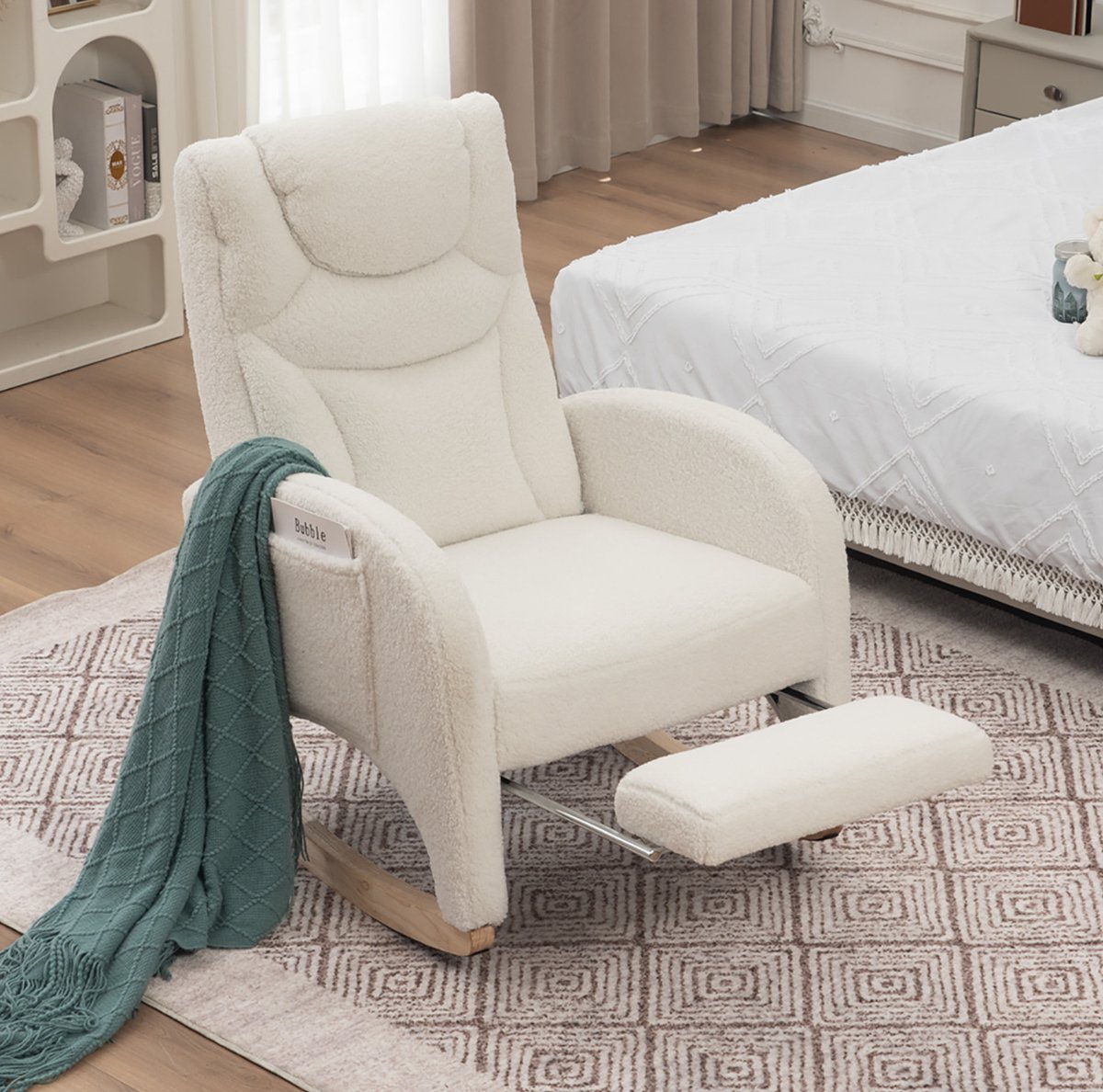 COVREO Schommelstoel 66x125x101 cm - witte pluche stof, inklapbare voetensteun, 110 kg draagvermogen