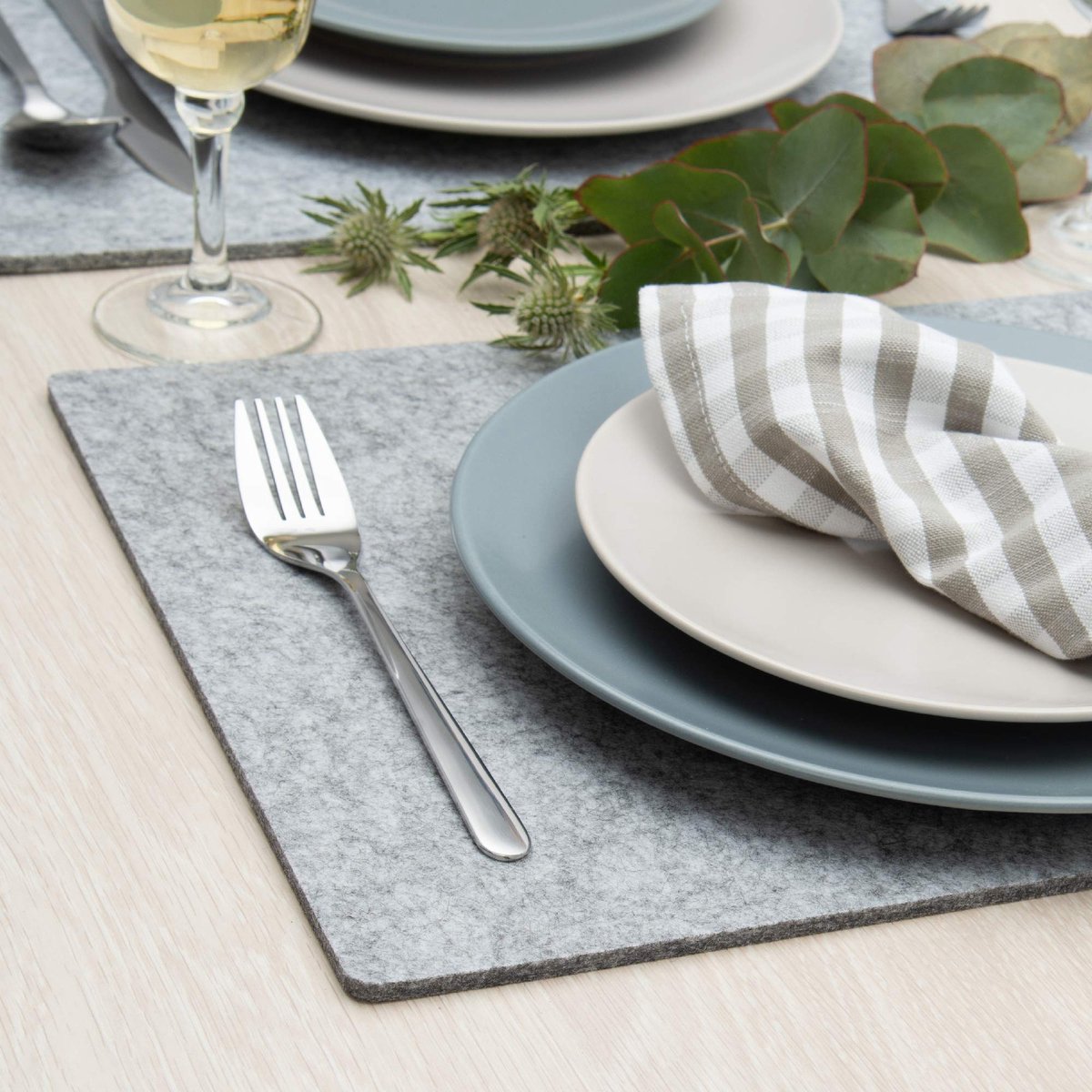 SnelShoppen - Vilt Placemats Lichtgrijs 4 Stuks, Rechthoekig 30x41 cm - Tischset Voor Binnen en Buiten, Eettafel Decoratie, Tuin, Keuken, Feest
