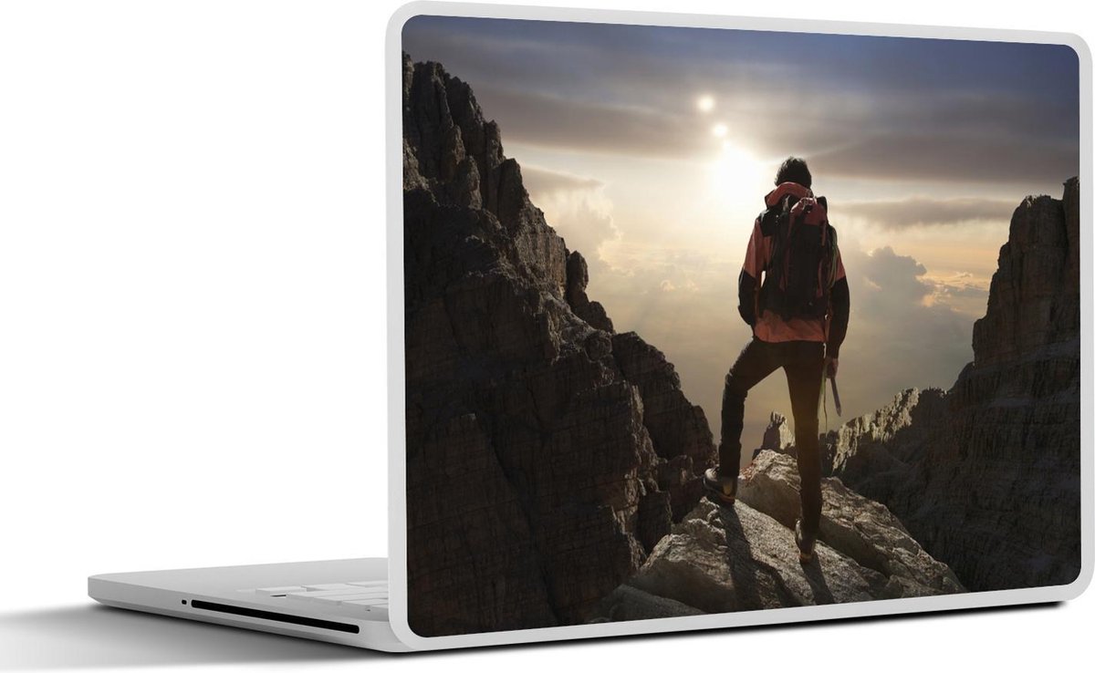 Afbeelding van product SleevesAndCases  Laptop sticker - 11.6 inch - Eenzame bergbeklimmer op een berg