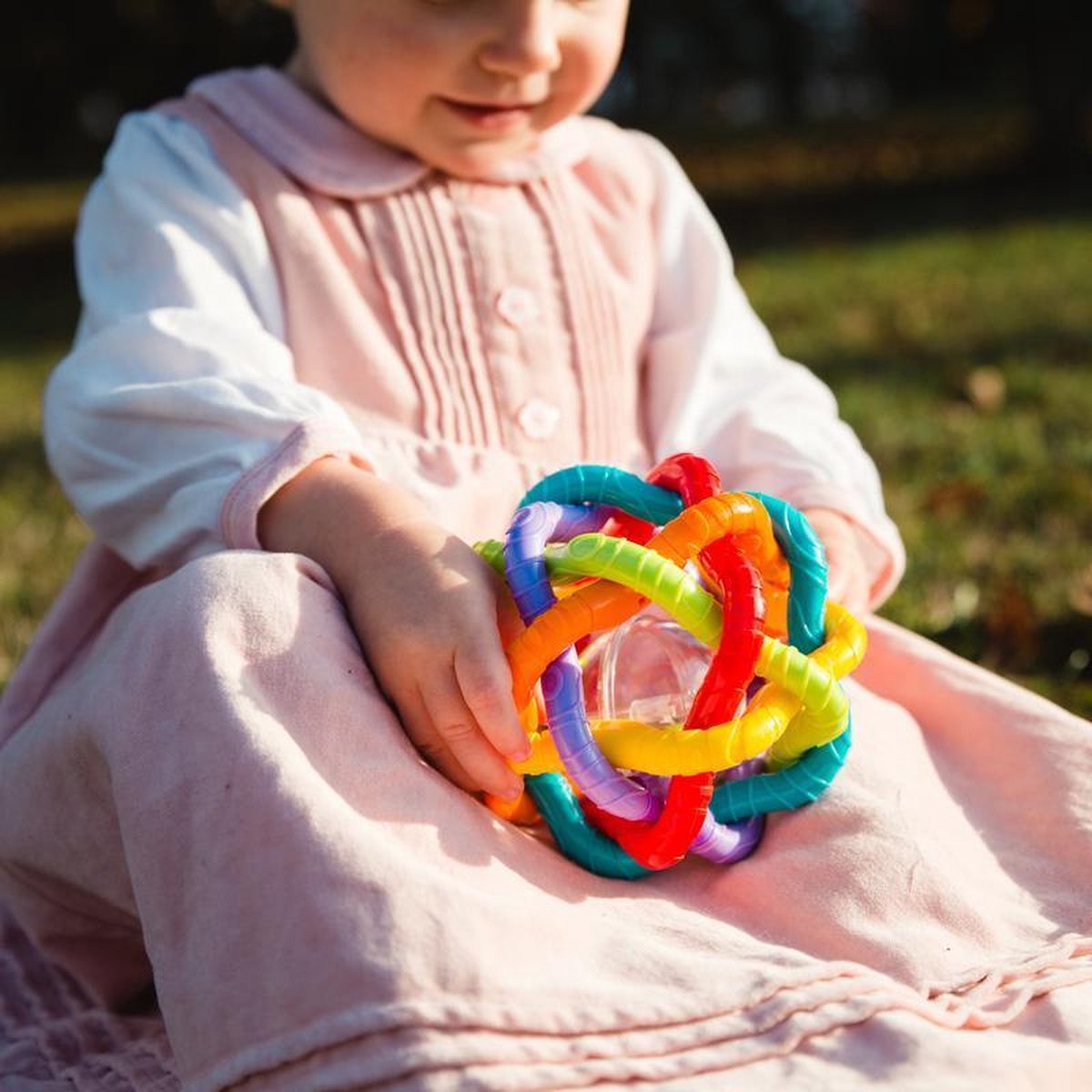 Playgro Buigbare Bendy Ball - Grijp- en Bijtspeelgoed - incl rammelaar - Activiteitenbal- Baby bal - Baby Speelgoed - Educatief baby speelgoed - Speelgoed Baby - Activity centre - Rammelaar - Activiteiten speelgoed - Cadeau - stimuleert ontwikkeling — afbeelding 17