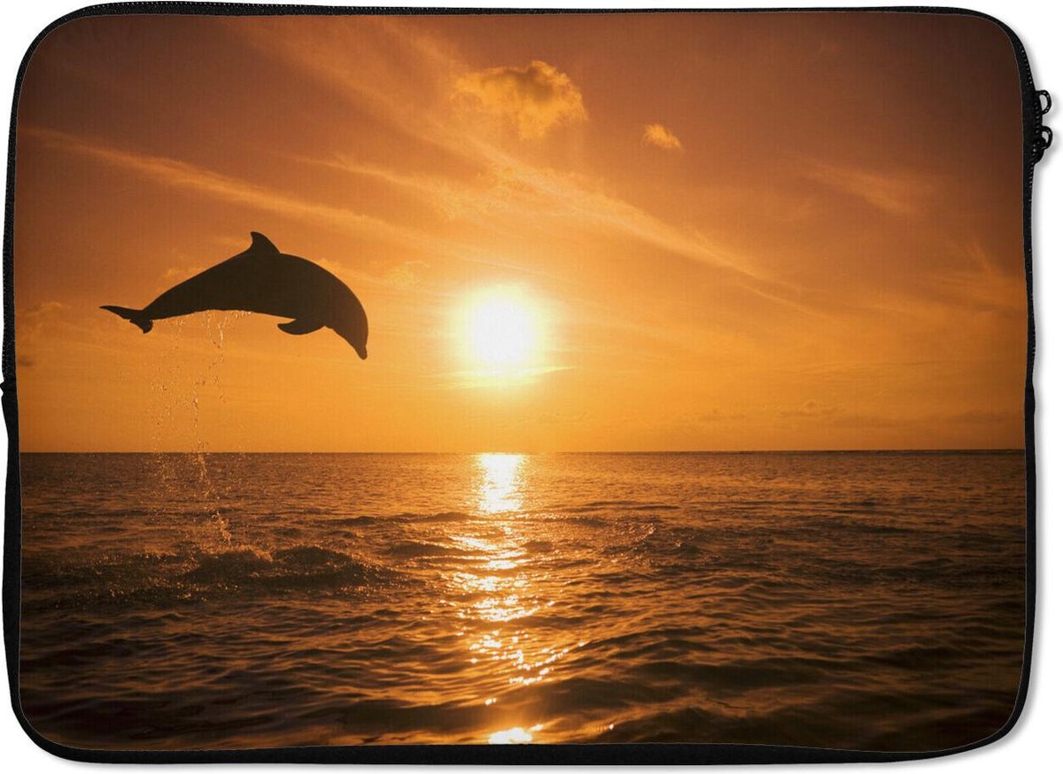 Laptophoes 13 inch 34x24 cm - Dolfijn - Macbook & Laptop sleeve Springende dolfijn bij zonsondergang - Laptop hoes met foto