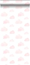 ESTAhome behangpapier gestempelde wolkjes licht roze en wit - 138929 - 53 cm x 10,05 m