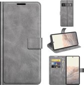 Retro kalf patroon gesp horizontale flip lederen tas met houder & kaartsleuven & portemonnee voor Google Pixel 6 Pro (grijs)