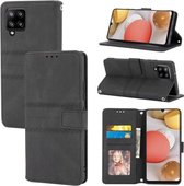 Voor Samsung Galaxy A42 5G Reliëf Gestreepte Magnetische Gesp PU + TPU Horizontale Flip Lederen Case met Houder & Kaartsleuf & Portemonnee & Fotolijst & Sling (Zwart)