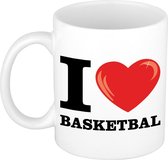 I Love Basketbal wit met rood hartje koffiemok / beker 300 ml - keramiek - cadeau voor sport / basketbal liefhebber